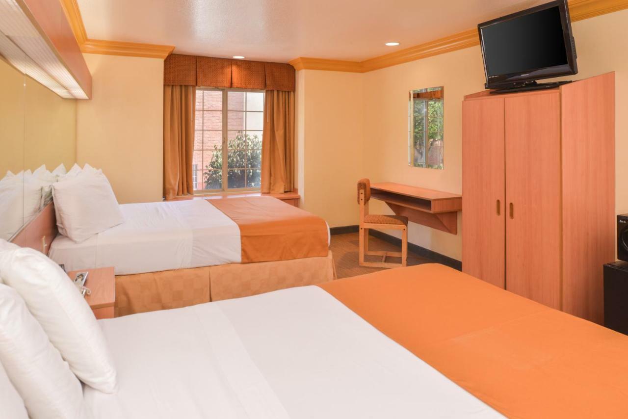 H3 Inn & Suites - Lax Airport - Los Angeles Ингълуд Екстериор снимка