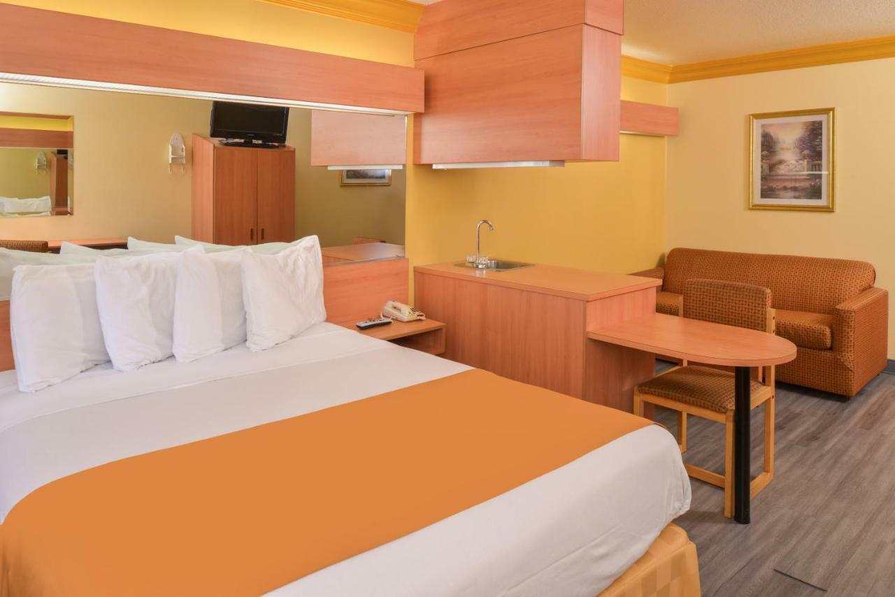H3 Inn & Suites - Lax Airport - Los Angeles Ингълуд Екстериор снимка
