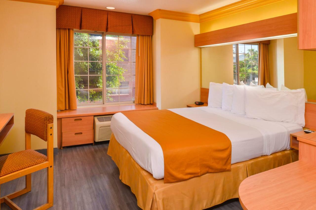 H3 Inn & Suites - Lax Airport - Los Angeles Ингълуд Екстериор снимка
